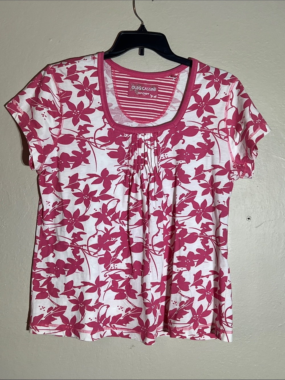 Oleg Cassini Sport Size XL White and Pink Floral Scoop Neck Short Sleeve Top